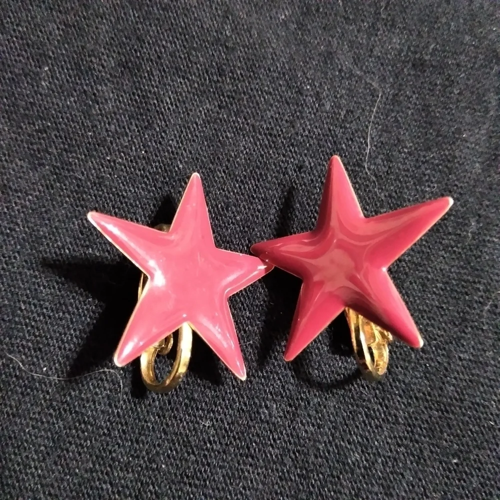 Set of 4 vintage pairs of red clip on earrings
